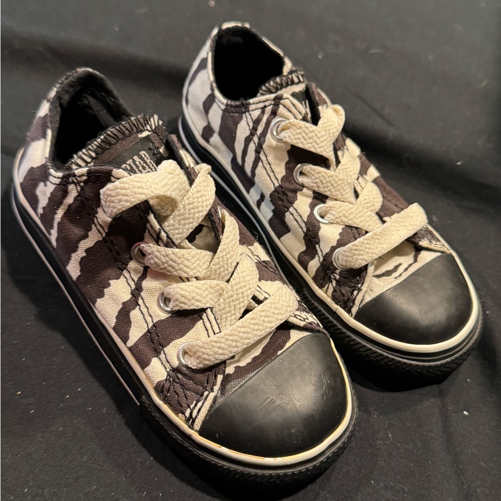 NEW Converse Zebra Kids Sneakers